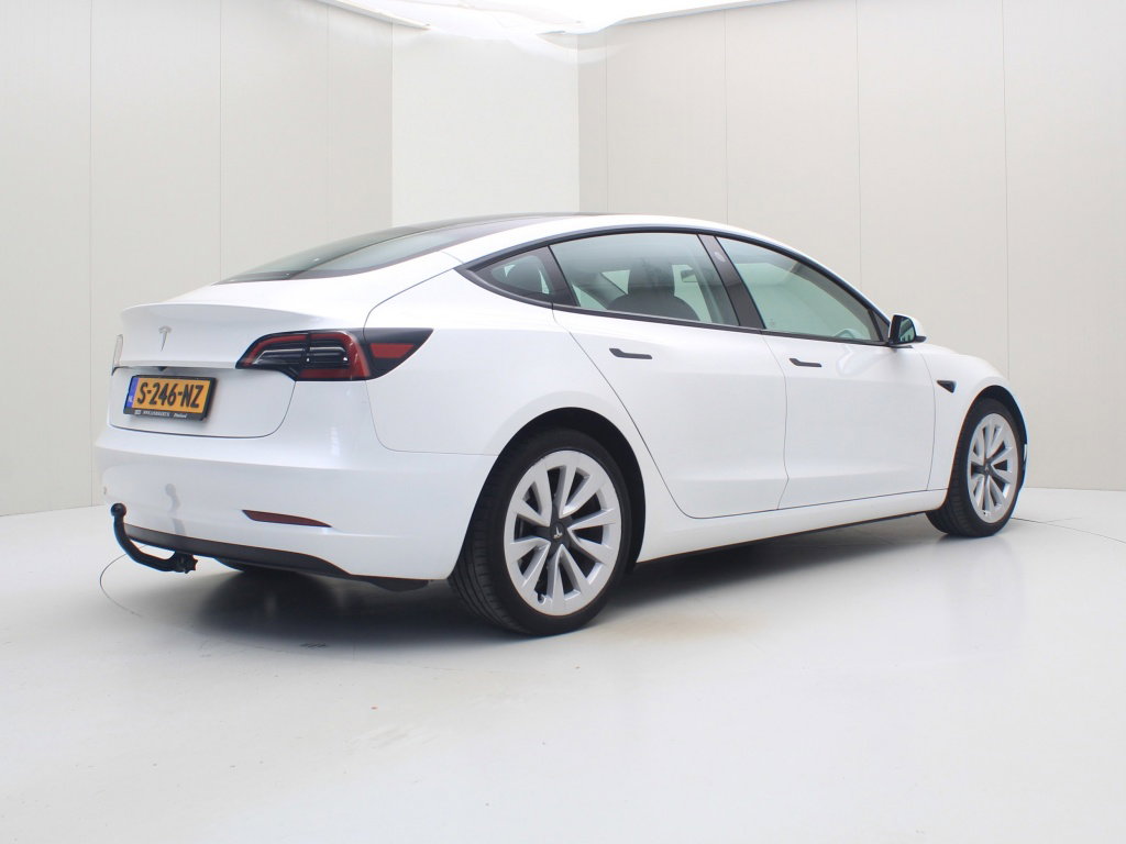 Tesla Model 3 Standard Plus RWD 3