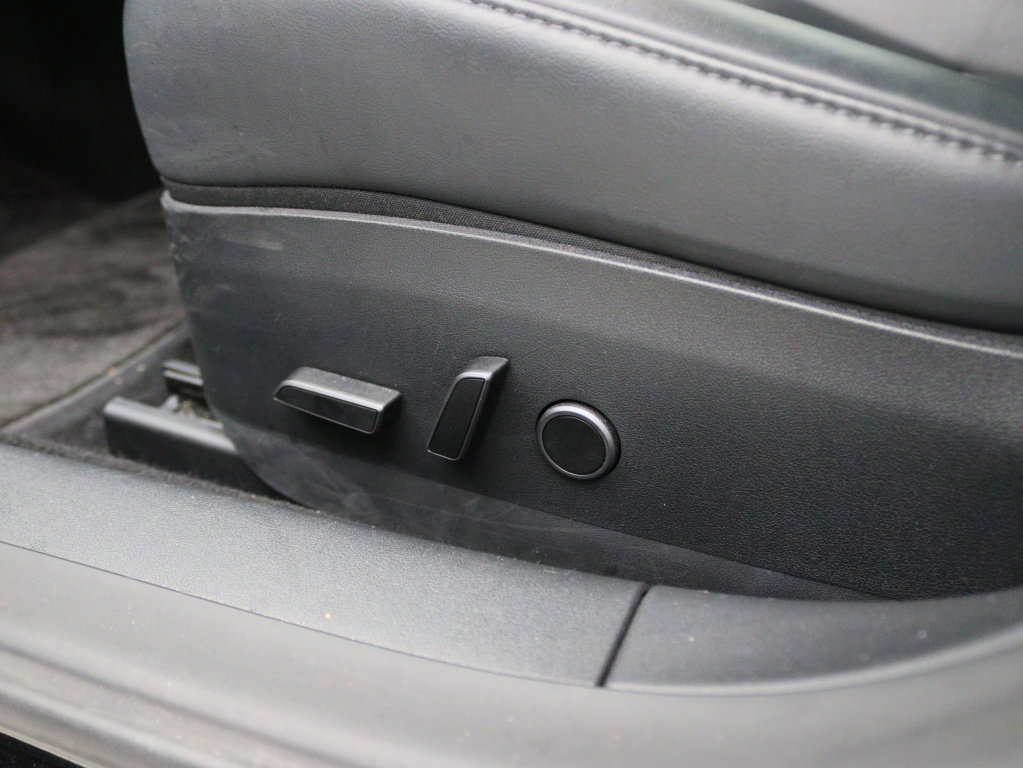 Tesla Model 3 Long-Range Dual Motor AWD 19