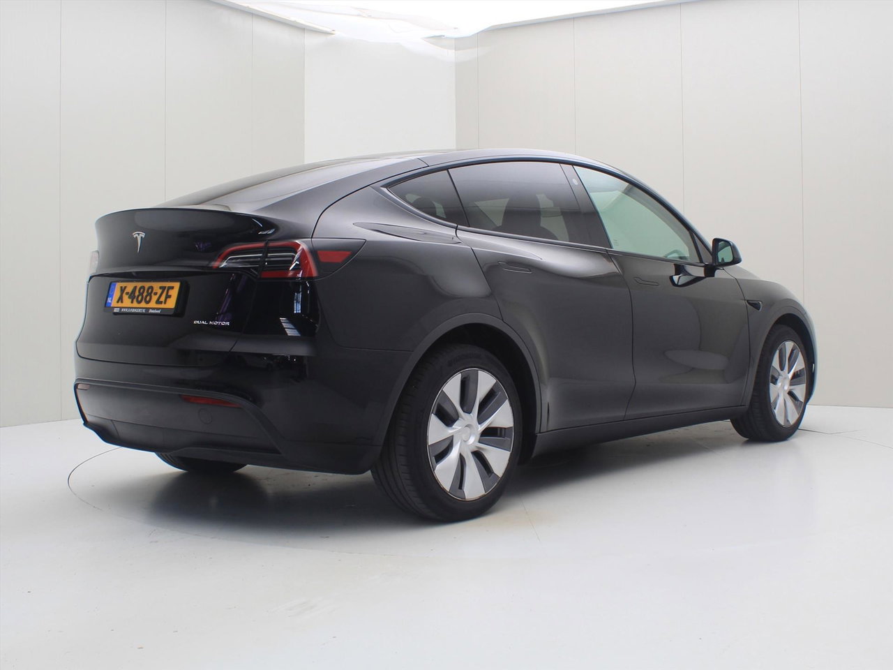 Tesla Model Y Long Range 345pk AWD 2