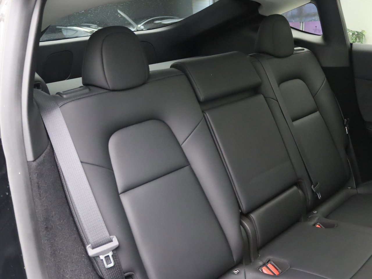 Tesla Model Y Long Range 345pk AWD 13