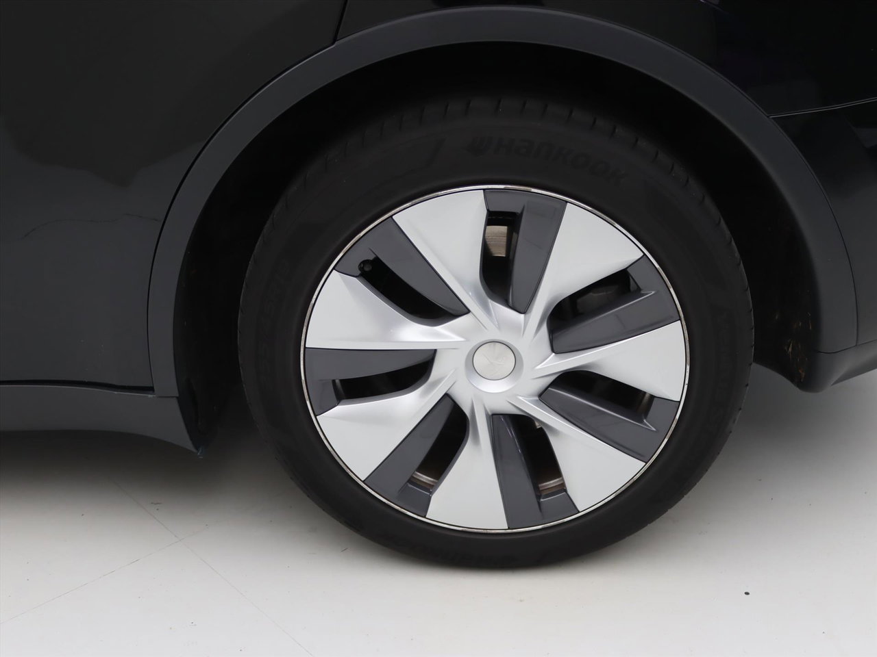 Tesla Model Y Long Range 345pk AWD 12