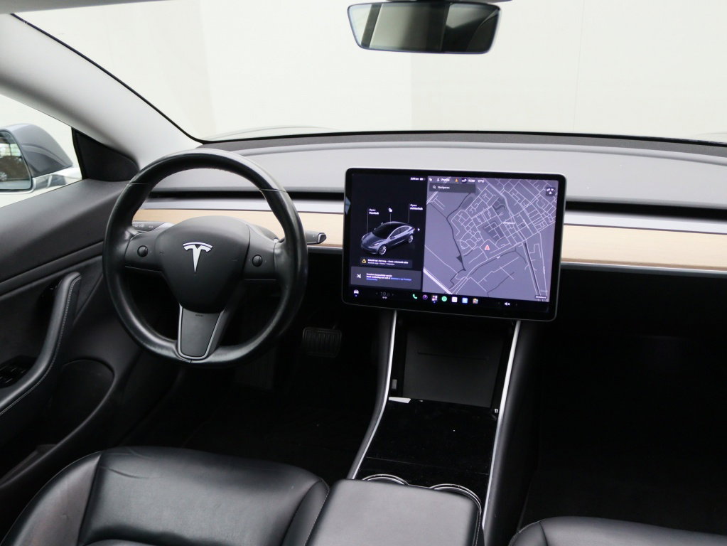 Tesla Model 3 Long-Range Dual Motor AWD 2