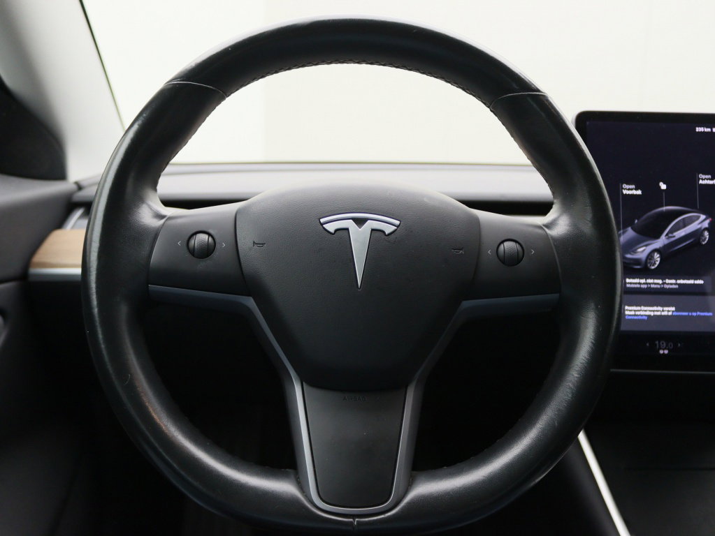 Tesla Model 3 Long-Range Dual Motor AWD 21