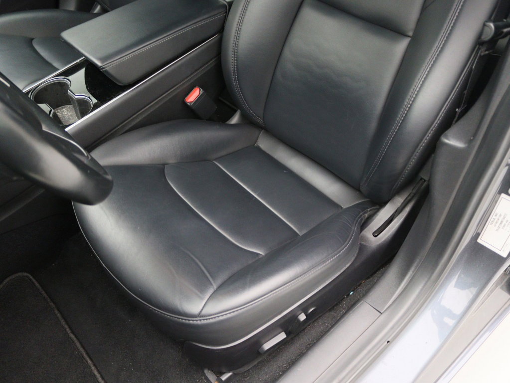 Tesla Model 3 Long-Range Dual Motor AWD 19