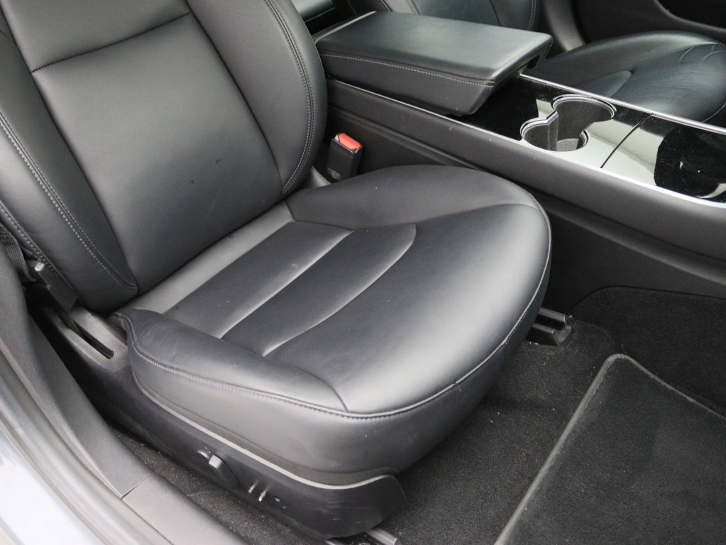 Tesla Model 3 Long-Range Dual Motor AWD 18