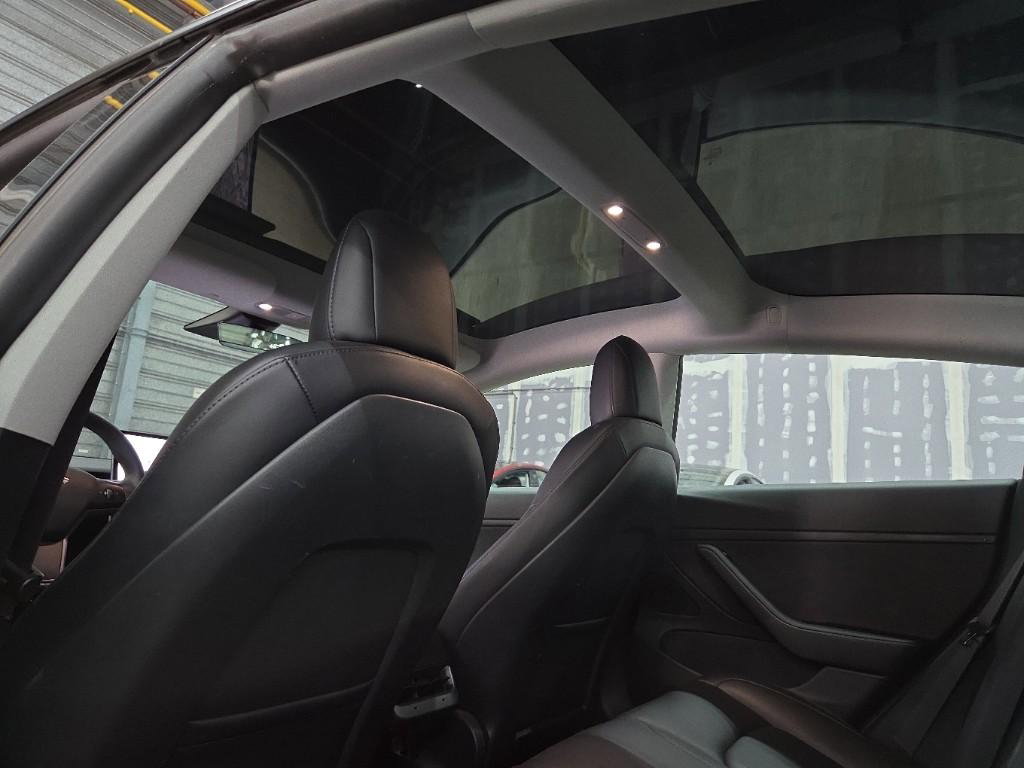 Tesla Model 3 Long-Range Dual Motor AWD 14