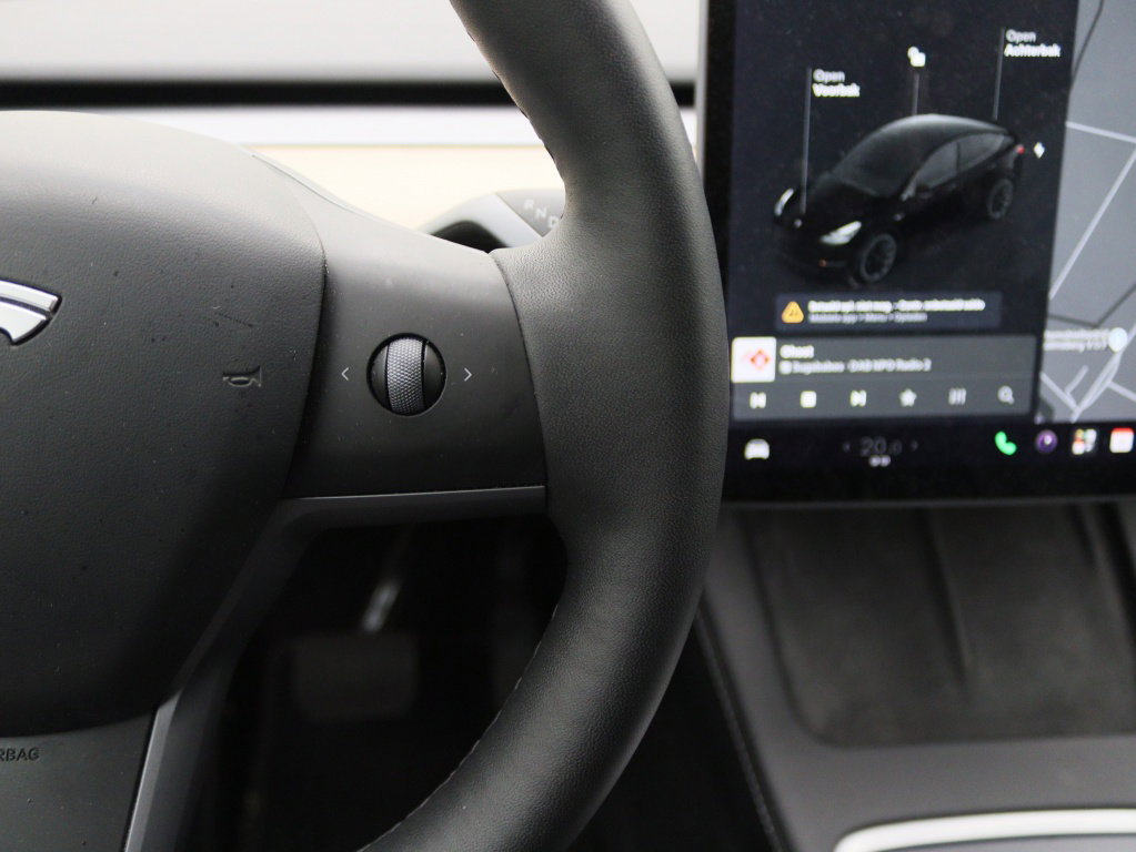 Tesla Model Y Long Range 345pk AWD 21