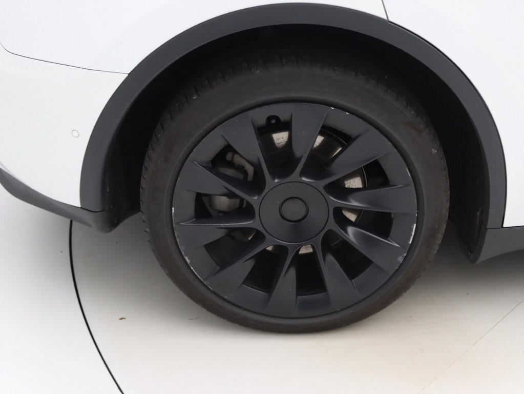 Tesla Model Y Long Range 345pk AWD 9