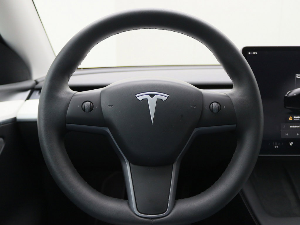 Tesla Model Y Long Range 345pk AWD 19