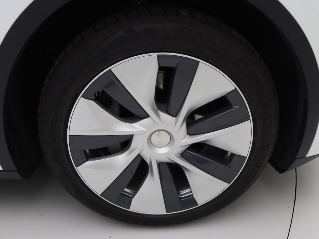Tesla Model Y Long Range 345pk AWD 10