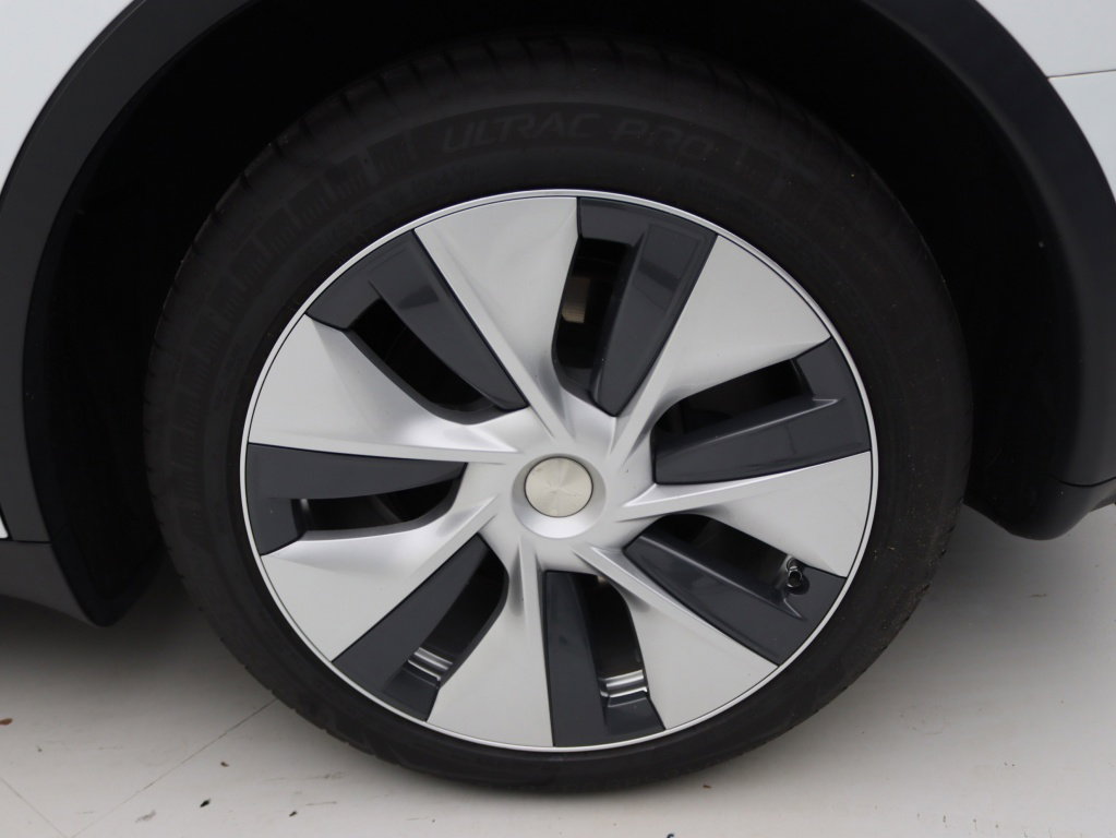 Tesla Model Y Long Range 345pk AWD 12