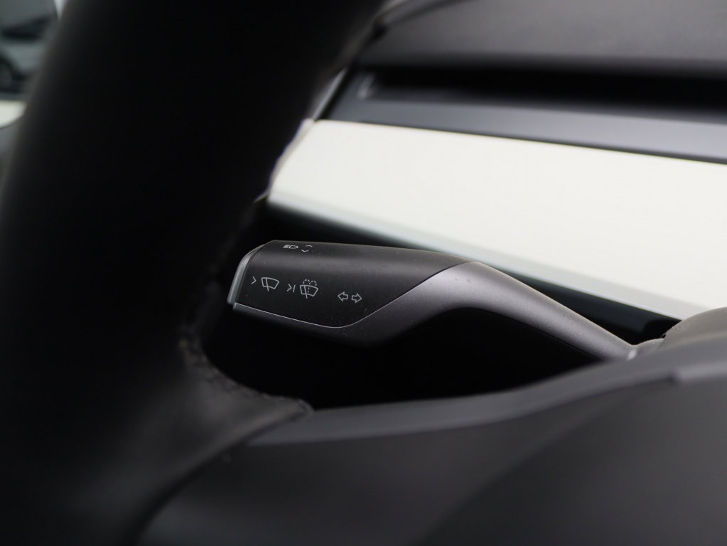 Tesla Model Y Long Range 345pk AWD 22