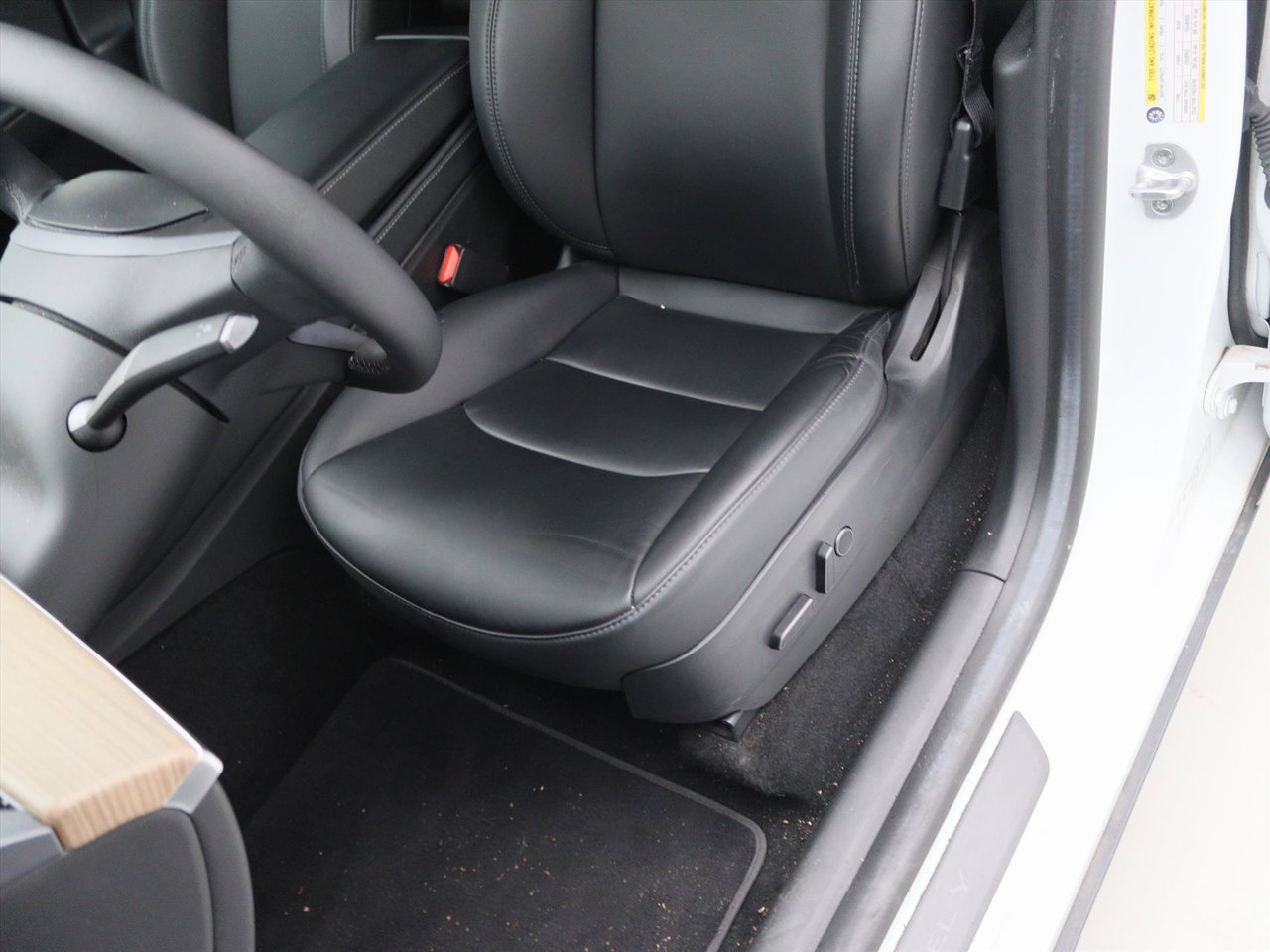 Tesla Model Y Standard RWD Plus 90,8% SoH [ AMD RYZEN+AUTOPILOT+20 INCH+PREMIUM AUDIO 17