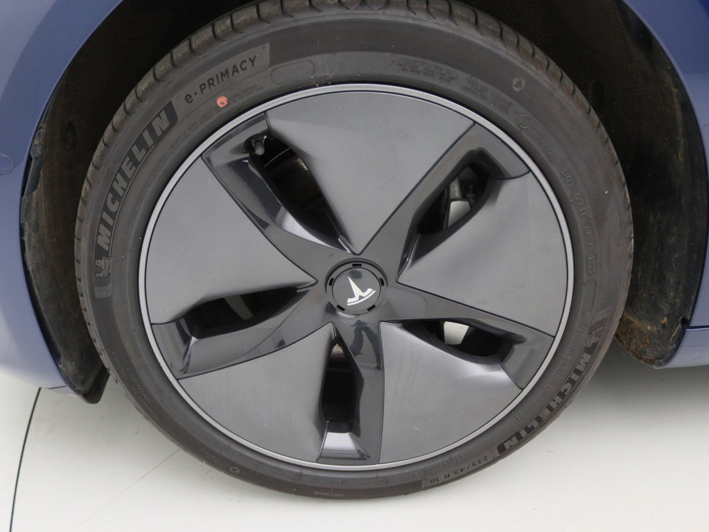 Tesla Model 3 Standard Plus RWD 11