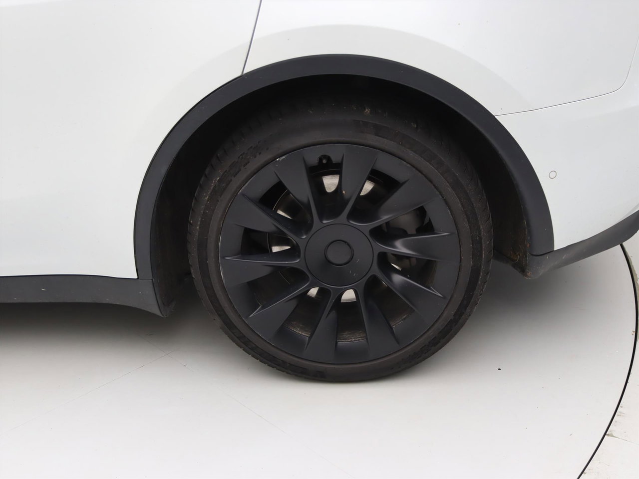 Tesla Model Y Long Range 351pk AWD [ FSD+WIT LEDER+TREKHAAK+20 INCH+PREMIUM AUDIO ] 23