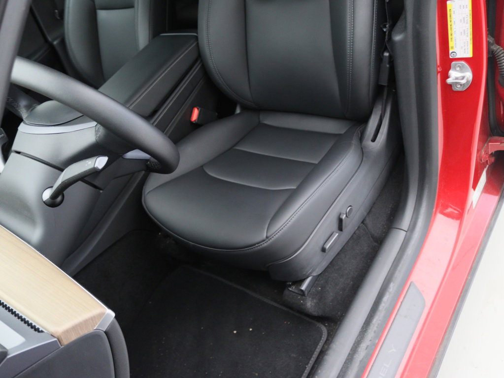 Tesla Model Y Long Range 345pk AWD 24