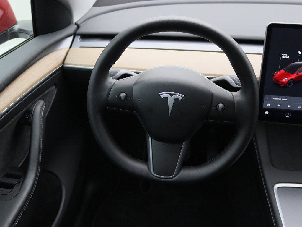 Tesla Model Y Long Range 345pk AWD 19
