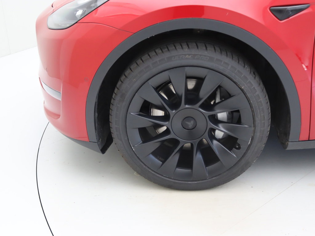 Tesla Model Y Long Range 345pk AWD 17