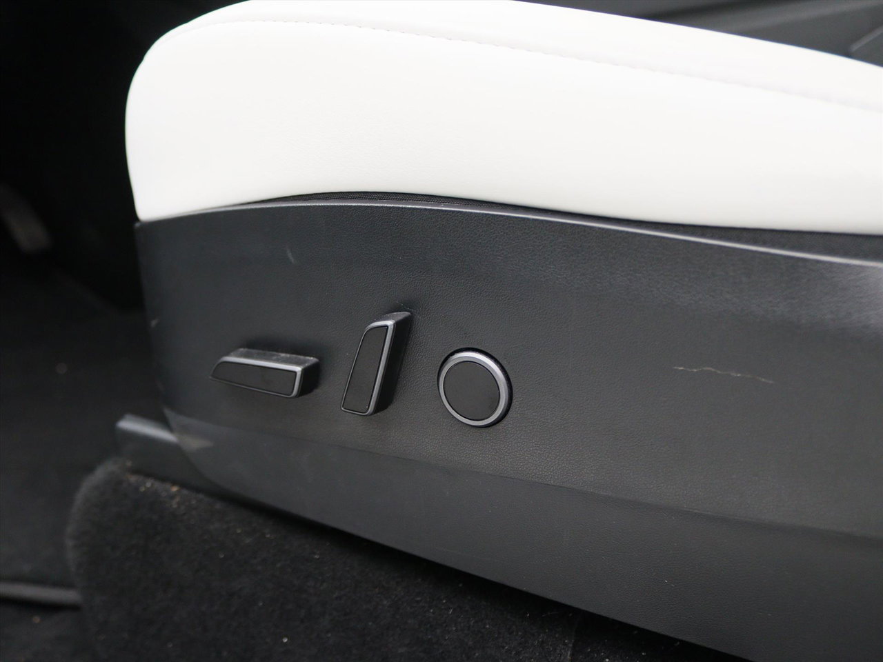 Tesla Model Y Long Range 351pk AWD [ WIT LEDER+AUTOPILOT+20 INCH+PREMIUM AUDIO ] 17