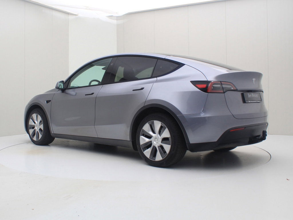 Tesla Model Y 3