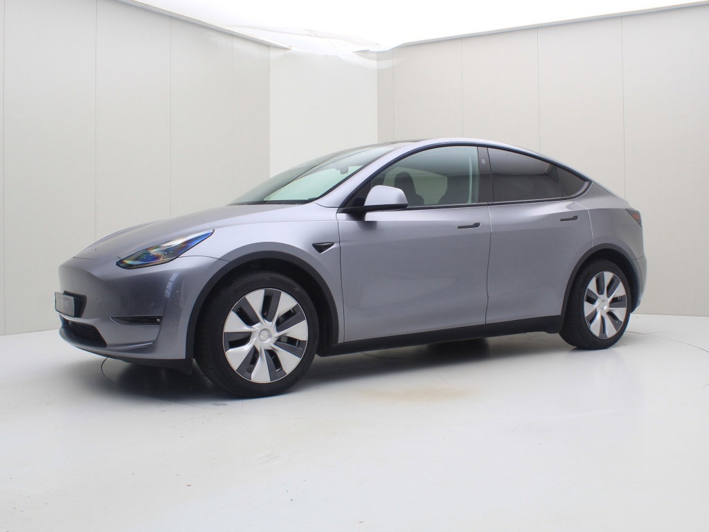 Tesla Model Y 7