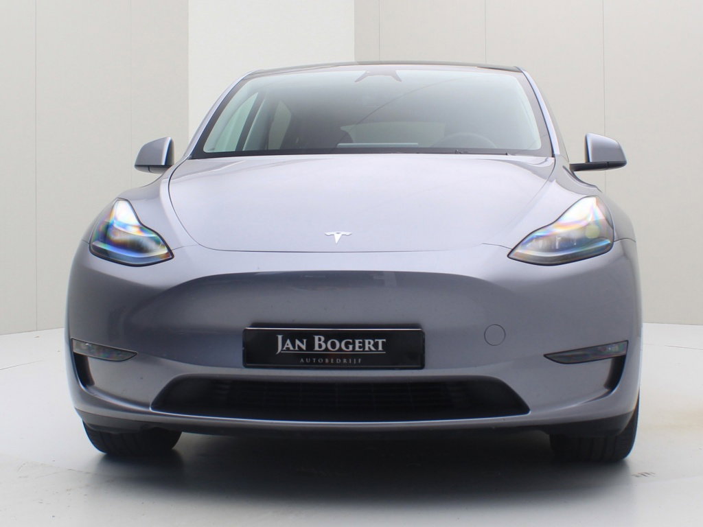 Tesla Model Y 5