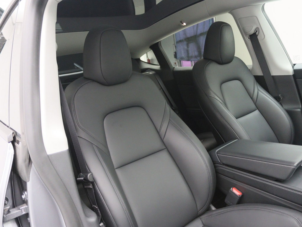Tesla Model Y 18