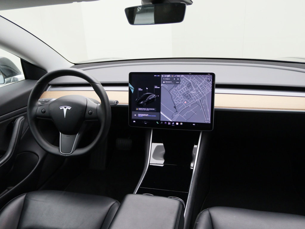 Tesla Model 3 Standard Plus RWD 2