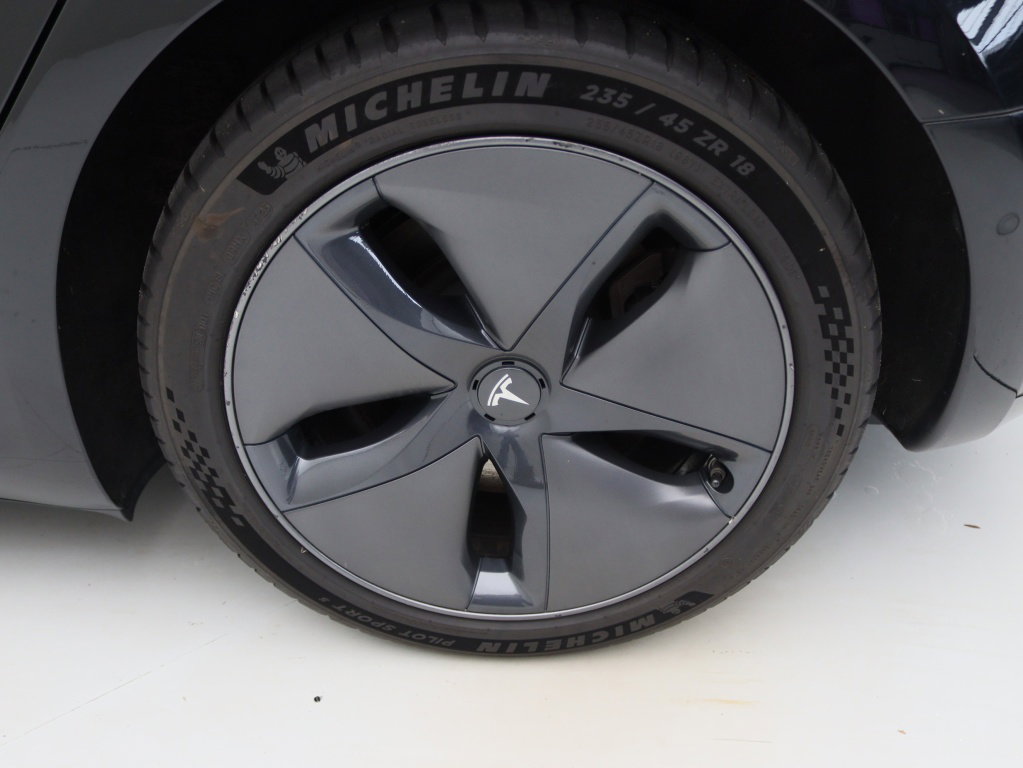 Tesla Model 3 Standard Plus RWD 12