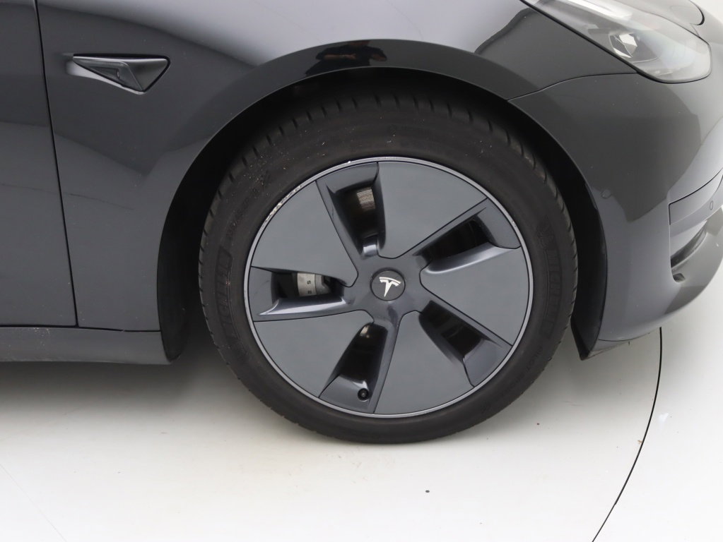 Tesla Model 3 Standard Plus RWD 17