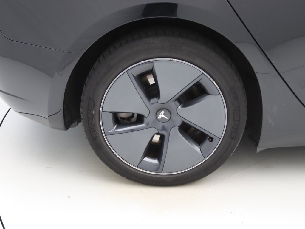 Tesla Model 3 Standard Plus RWD 16