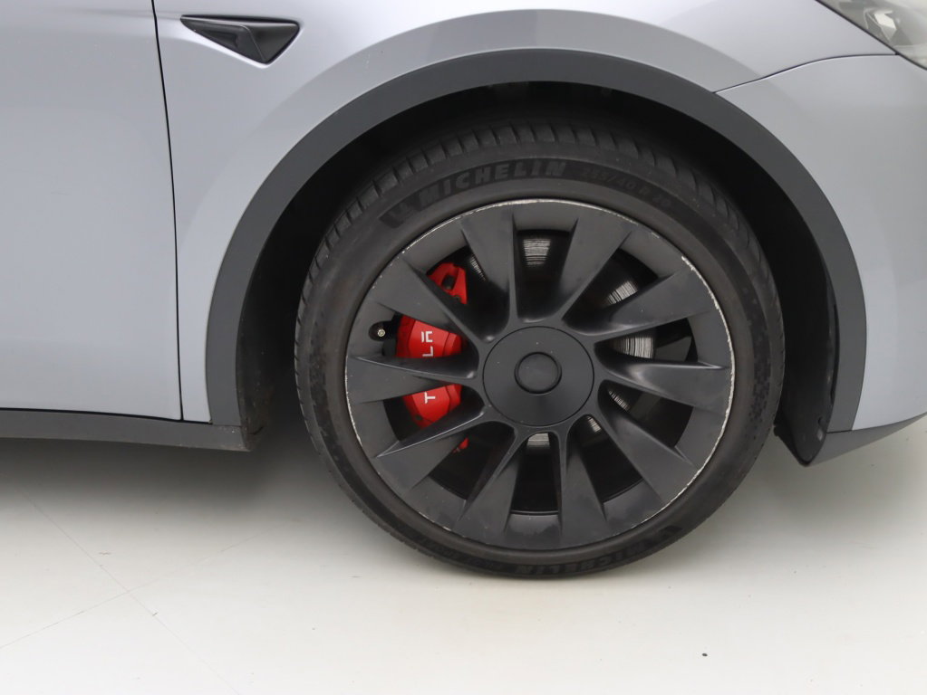 Tesla Model Y 347pk RWD 17