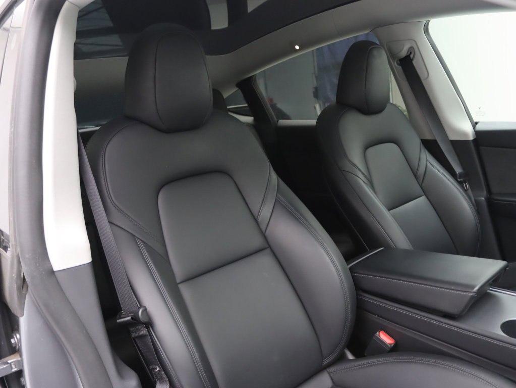 Tesla Model Y 347pk RWD 29