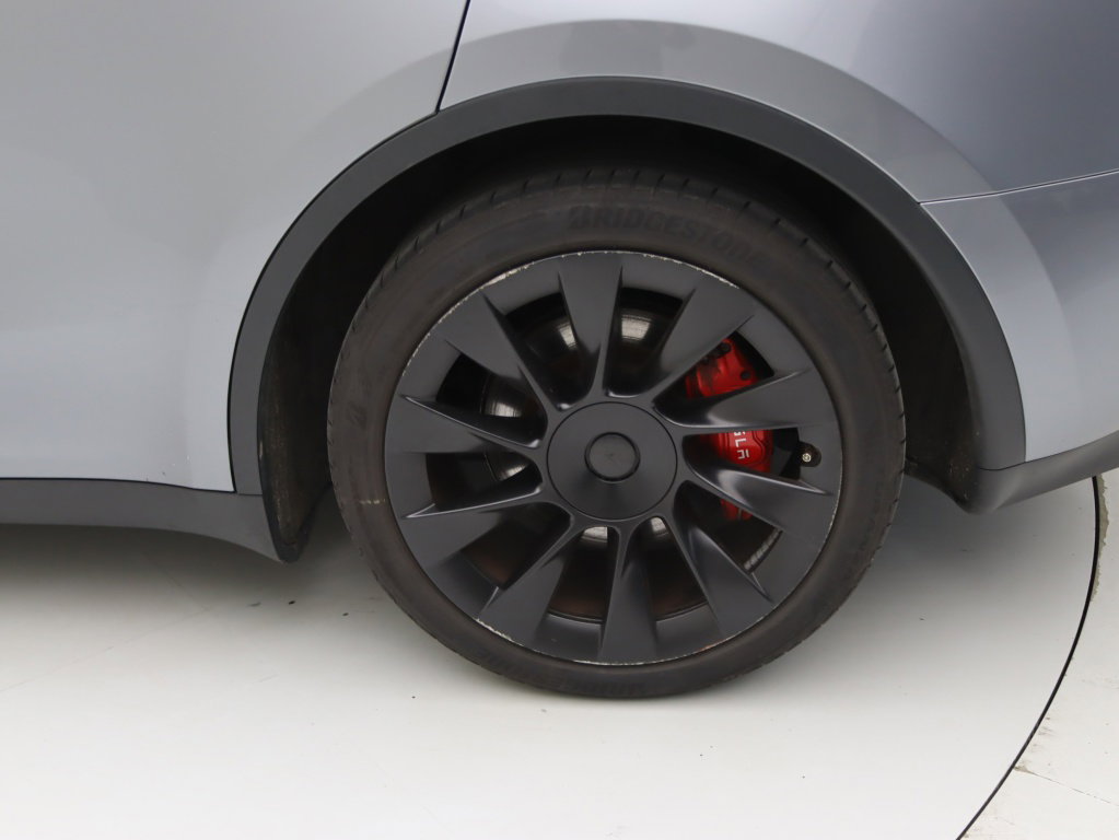 Tesla Model Y 347pk RWD 19