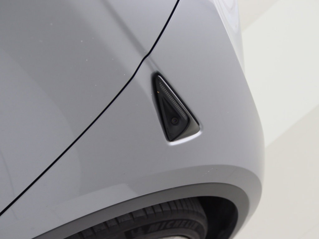 Tesla Model Y 347pk RWD 24