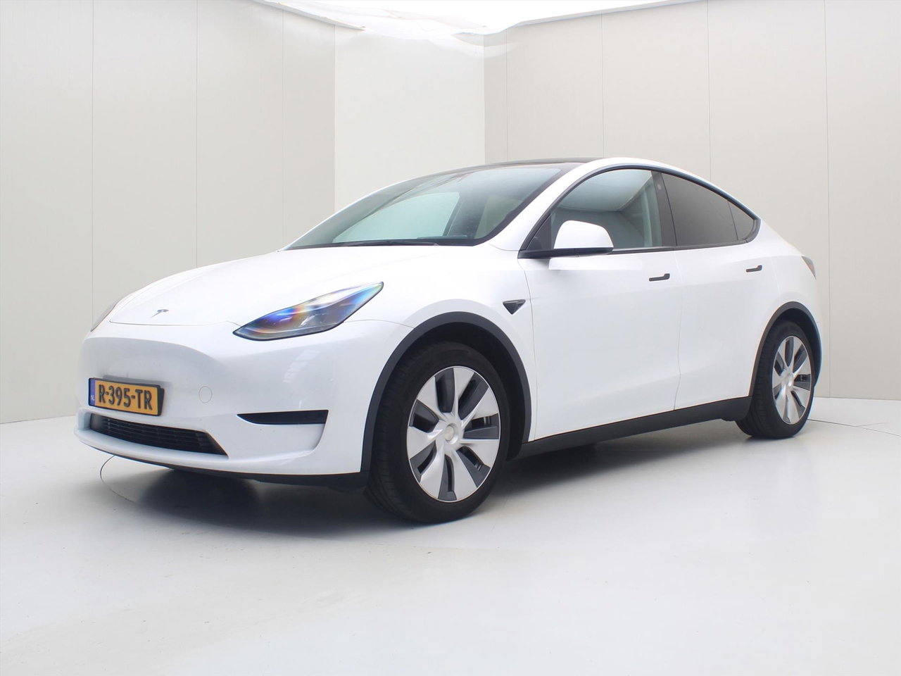 Tesla Model Y Standard RWD Plus 351pk 91,7% SoH [ LFP ACCU+AUTOPILOT+19 INCH+PREMIUM AUDIO ] 2
