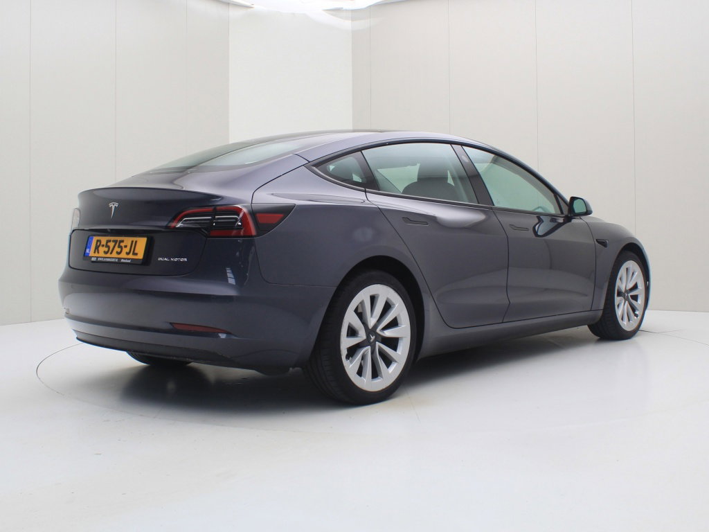 Tesla Model 3 Long-Range Dual Motor AWD 2