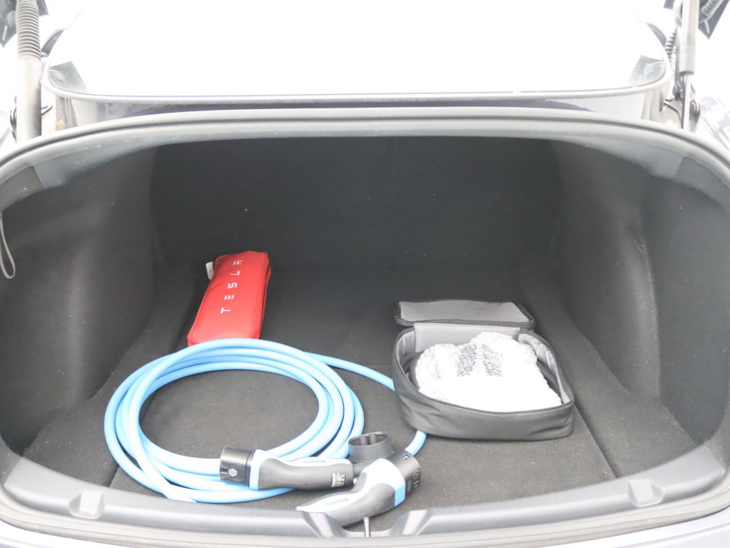 Tesla Model 3 Long-Range Dual Motor AWD 10