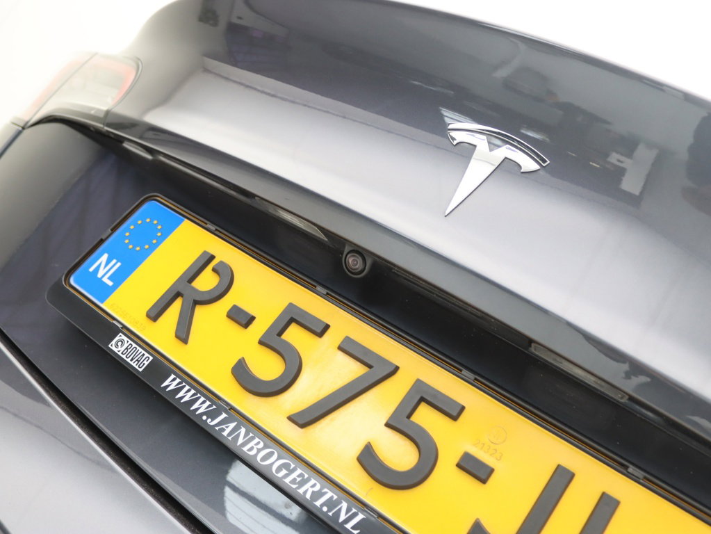 Tesla Model 3 Long-Range Dual Motor AWD 9