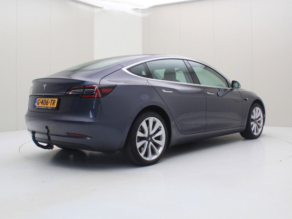 Tesla Model 3 Standard Plus RWD 3