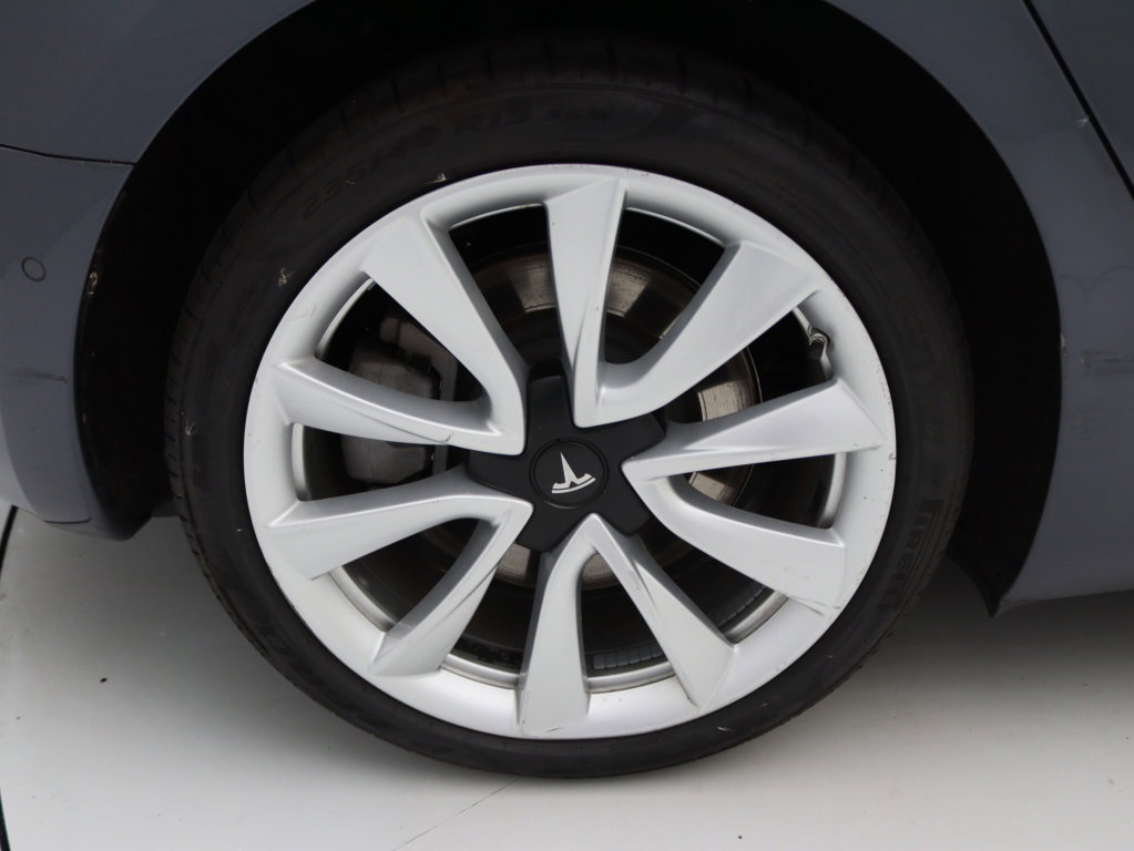 Tesla Model 3 Standard Plus RWD 9