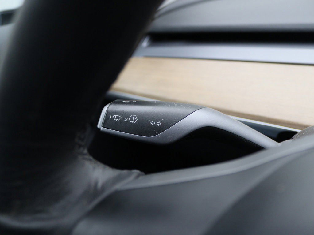 Tesla Model 3 Long-Range Dual Motor AWD 23
