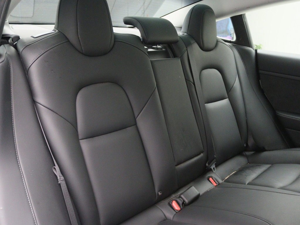 Tesla Model 3 Long-Range Dual Motor AWD 14