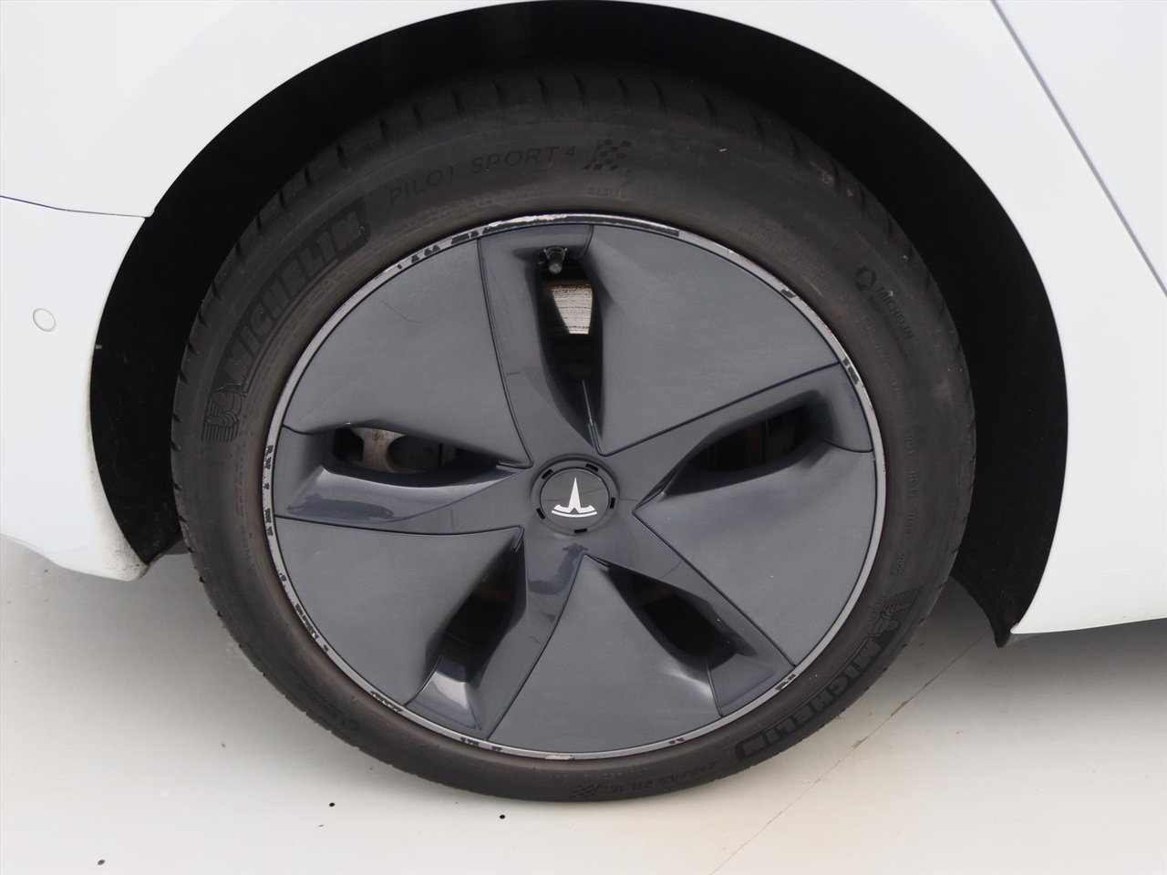Tesla Model 3 Standard Plus RWD Standard Range Plus 85,6% SoH [ AUTOPILOT+CAMERA+CLIMAAT+NAVIGATIE+PDC+LED ] 10