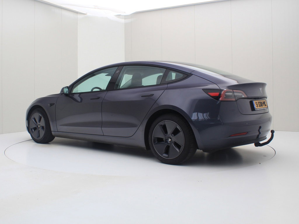 Tesla Model 3 Standard Plus RWD 3
