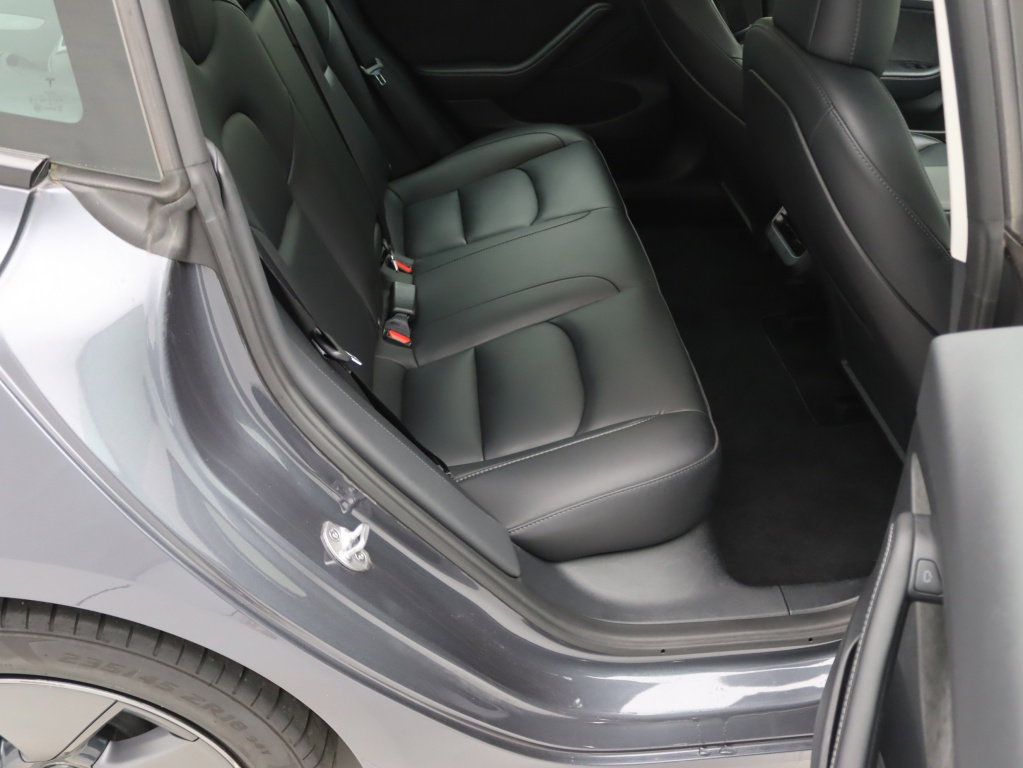 Tesla Model 3 Standard Plus RWD 21