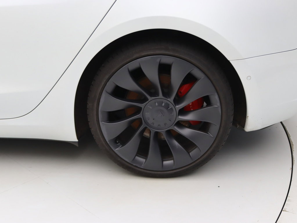Tesla Model 3 Performance Dual Motor AWD 28