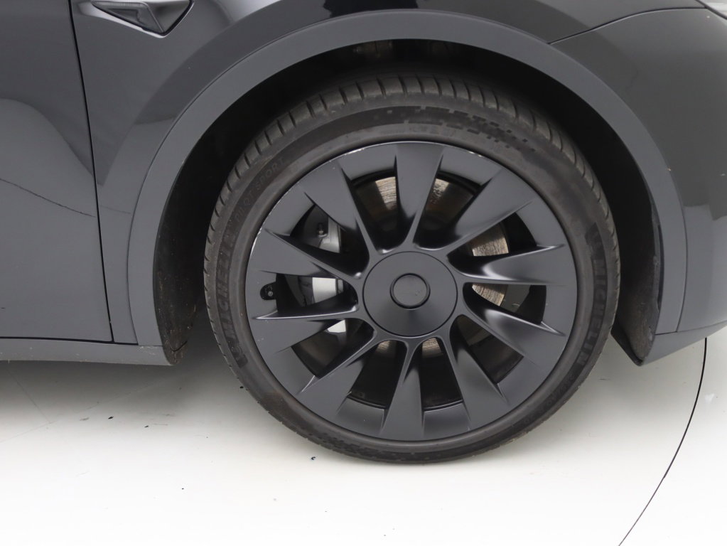 Tesla Model Y Long Range 345pk AWD 16