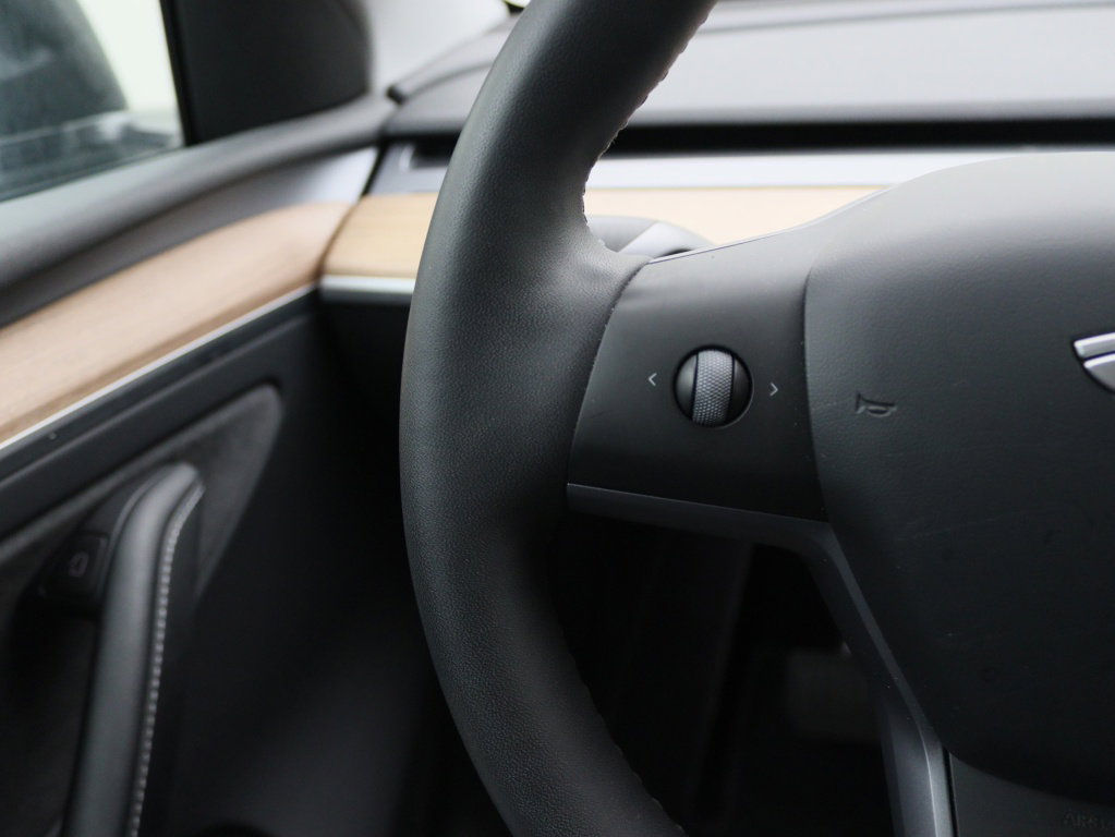 Tesla Model Y Long Range 345pk AWD 20