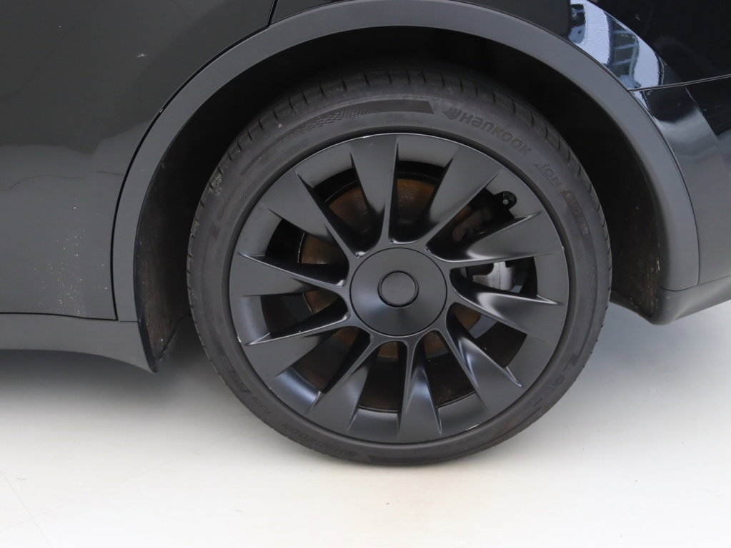 Tesla Model Y Long Range 345pk AWD 18